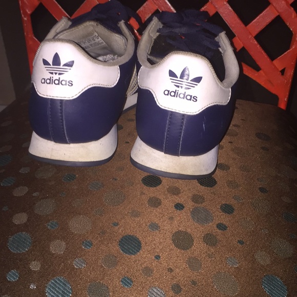 Shoes 👟 - Picture 3 of 4